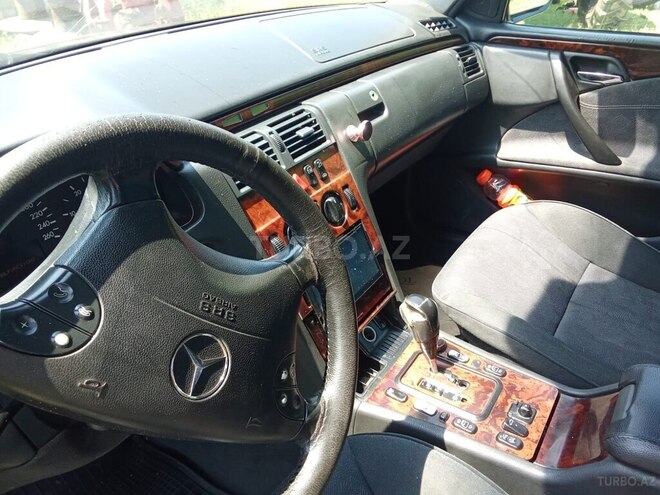 Mercedes E 220 d 2000, 298,000 km - 2.2 л - Tərtər