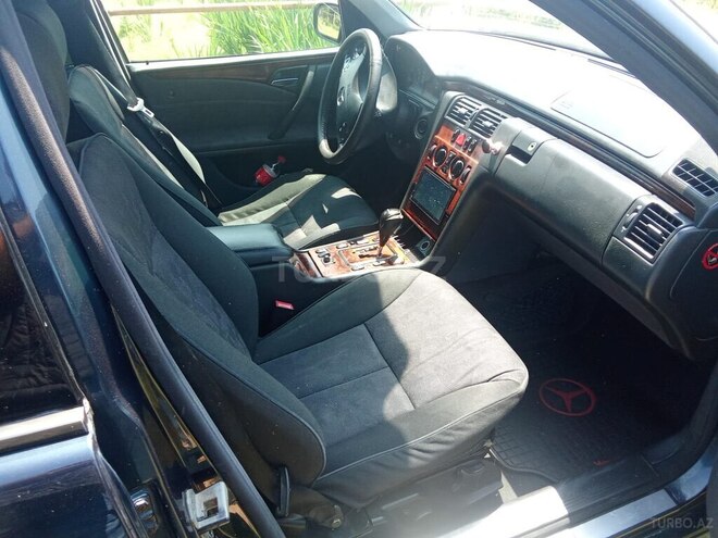 Mercedes E 220 d 2000, 298,000 km - 2.2 л - Tərtər