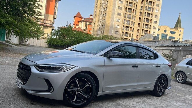 Hyundai Elantra 2018, 270,370 km - 2.0 l - Bakı