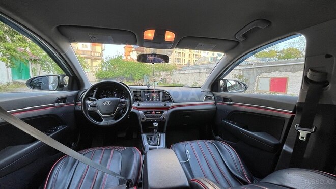 Hyundai Elantra 2018, 270,370 km - 2.0 l - Bakı