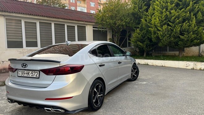 Hyundai Elantra 2018, 270,370 km - 2.0 l - Bakı