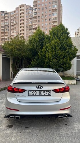 Hyundai Elantra 2018, 270,370 km - 2.0 l - Bakı