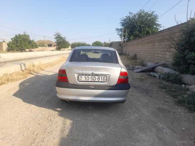 Opel Vectra 1995, 349,500 km - 2.0 l - Bakı