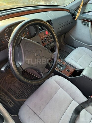 Mercedes C 220 1996, 320,000 km - 2.2 l - Masallı