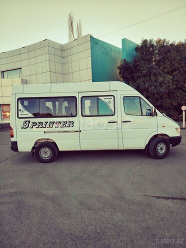 Mercedes Sprinter 208 1997, 100,000 km - 2.5 l - Qazax
