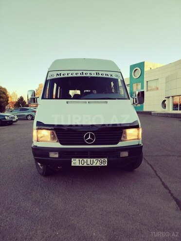Mercedes Sprinter 208 1997, 100,000 km - 2.5 l - Qazax