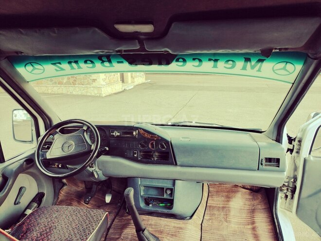 Mercedes Sprinter 208 1997, 100,000 km - 2.5 l - Qazax