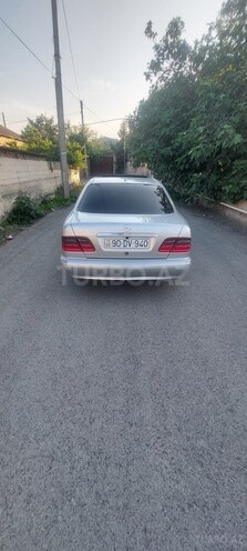 Mercedes E 270 2001, 449,795 km - 2.7 l - Bərdə