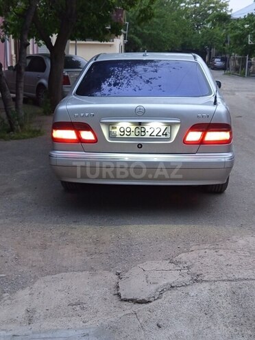 Mercedes E 220 d 2001, 530,180 km - 2.2 л - Gəncə