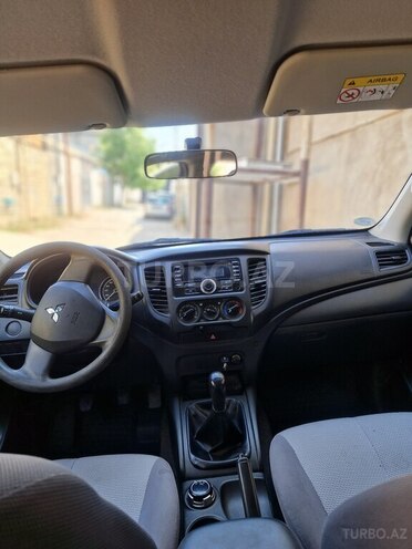 Mitsubishi L200 2021, 140,000 km - 2.5 л - Bakı