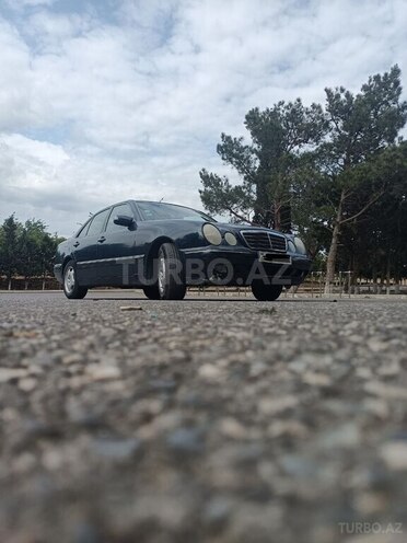 Mercedes E 270 1999, 397,318 km - 2.7 l - Bakı