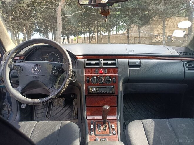Mercedes E 270 1999, 397,318 km - 2.7 l - Bakı