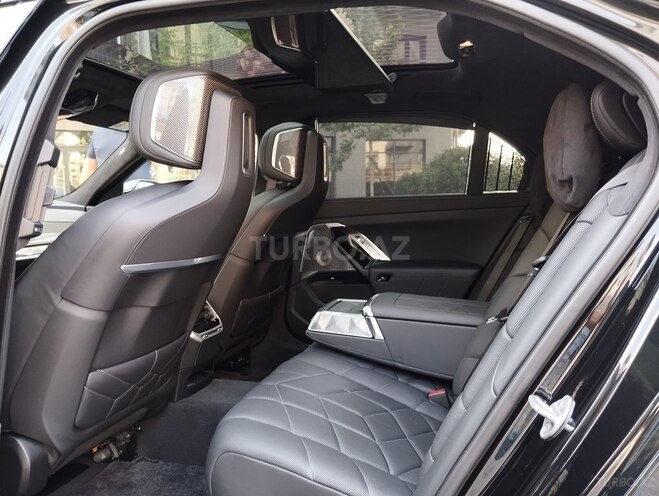 BMW i7 2022, 31,000 km - 0.0 l - Bakı
