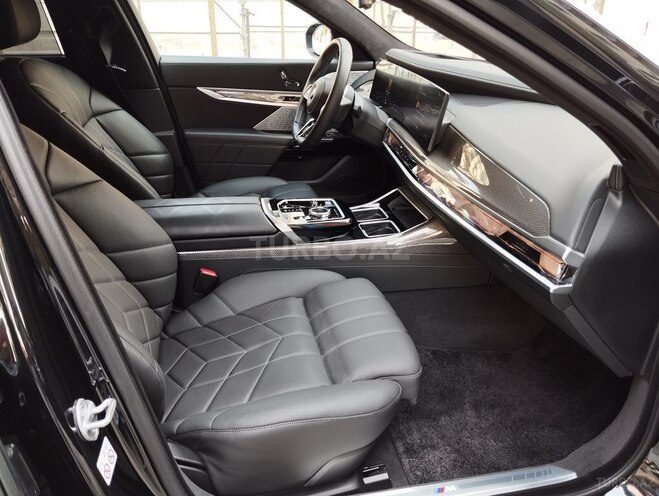 BMW i7 2022, 31,000 km - 0.0 l - Bakı