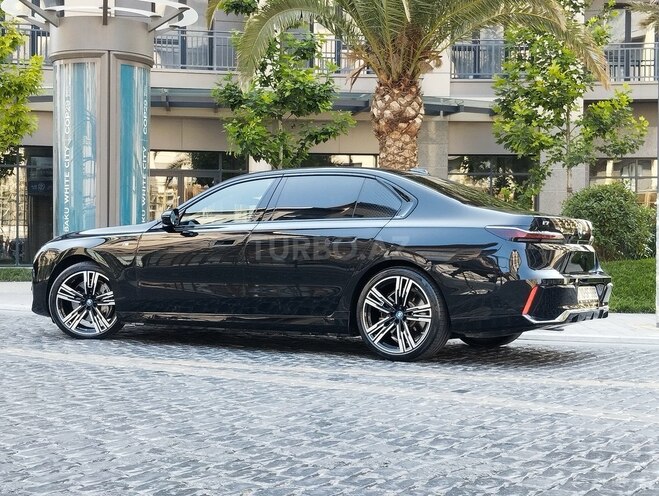 BMW i7 2022, 31,000 km - 0.0 l - Bakı