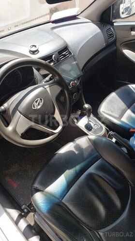 Hyundai Accent 2013, 290,000 km - 1.6 l - Bakı