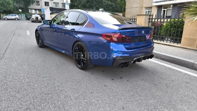 BMW M5-10