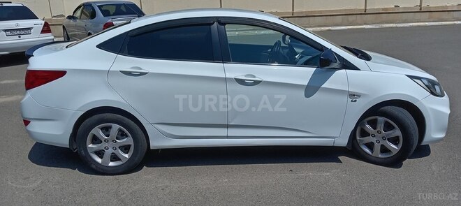 Hyundai Accent 2013, 220,538 km - 1.6 l - Tovuz