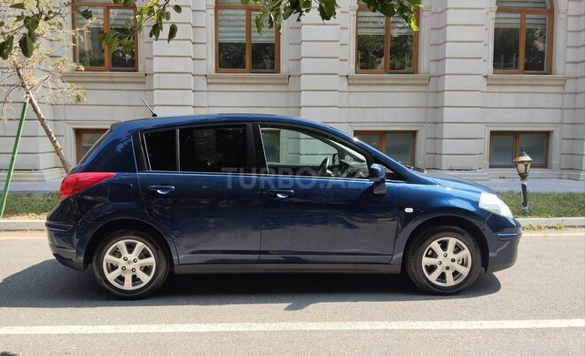 Nissan Tiida-4