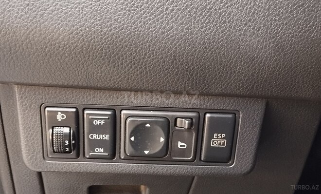 Nissan Tiida-17