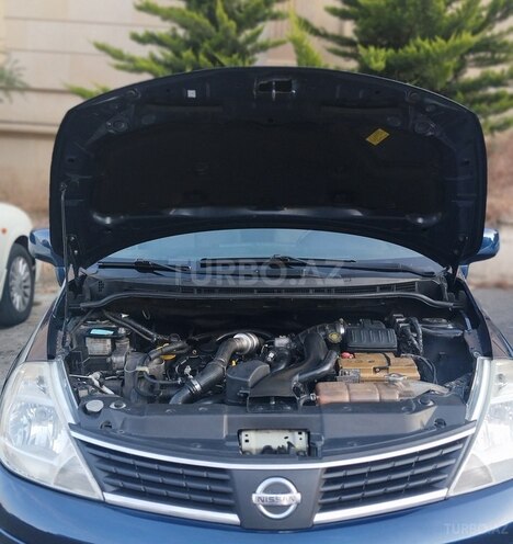 Nissan Tiida-11