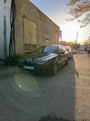 BMW 525 2001, 386,000 km - 2.5 l - Bakı