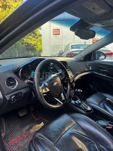 Chevrolet Cruze-12