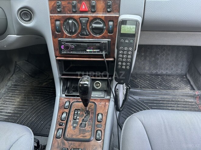 Mercedes E 280 1999, 306,000 km - 2.8 l - Bakı