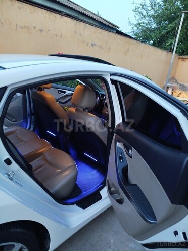 Hyundai Elantra 2014, 94,734 km - 1.8 l - Şirvan