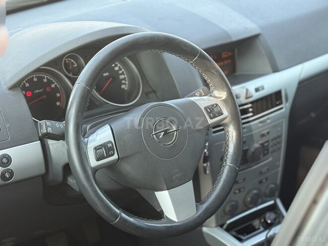 Opel Astra 2009, 290,000 km - 1.6 l - Gəncə