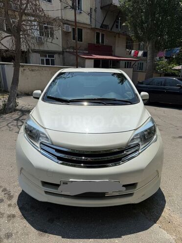 Nissan Note-1
