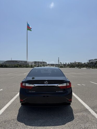 Lexus ES 300h 2017, 115,900 km - 2.5 l - Bakı