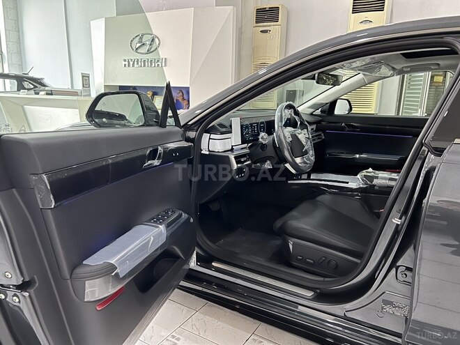 Hyundai Azera-10