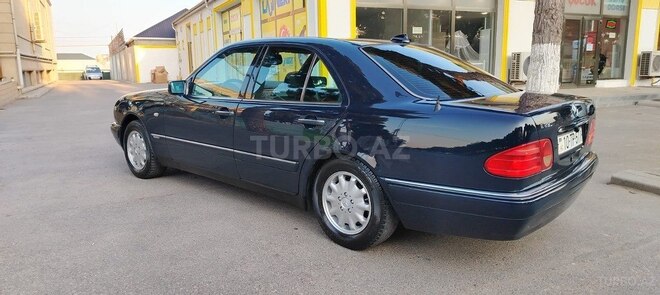 Mercedes E 230 1996, 321,456 km - 2.3 l - Bakı