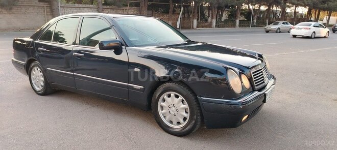 Mercedes E 230 1996, 321,456 km - 2.3 l - Bakı