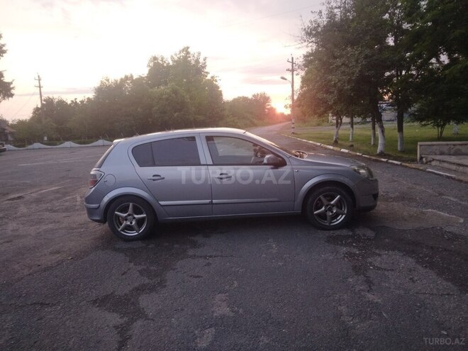 Opel Astra 2005, 226,000 km - 1.4 l - Qax