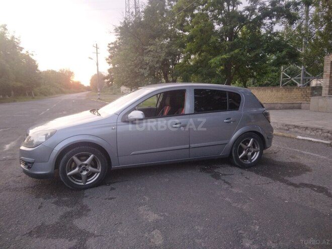 Opel Astra 2005, 226,000 km - 1.4 l - Qax