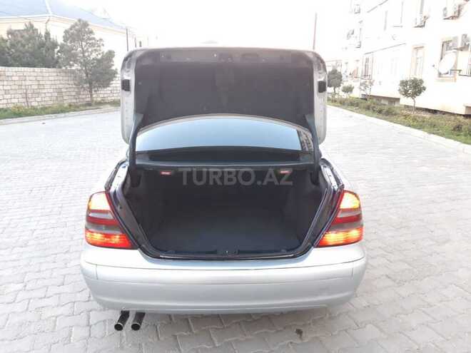 Mercedes E 220 d 2003, 700,779 km - 2.2 l - Naftalan