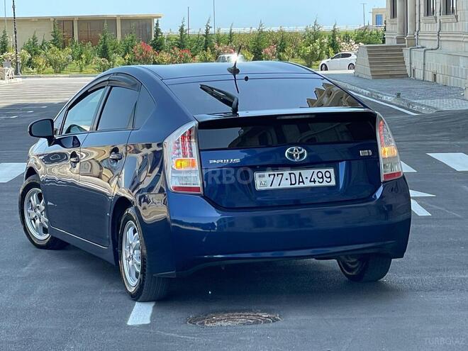 Toyota Prius-8
