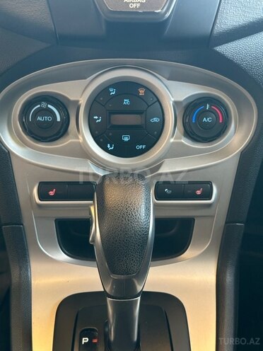 Ford Fiesta 2016, 166,245 km - 1.6 l - Bakı