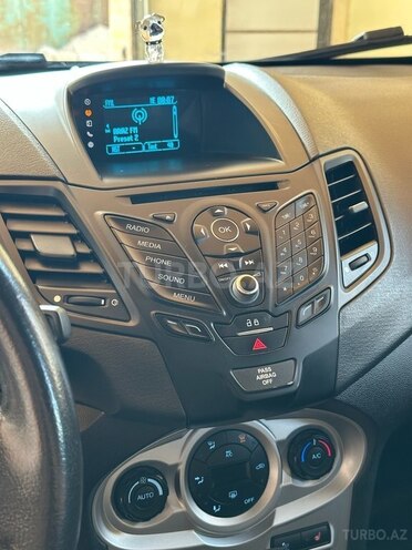 Ford Fiesta 2016, 166,245 km - 1.6 l - Bakı