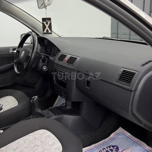 Skoda Fabia-12