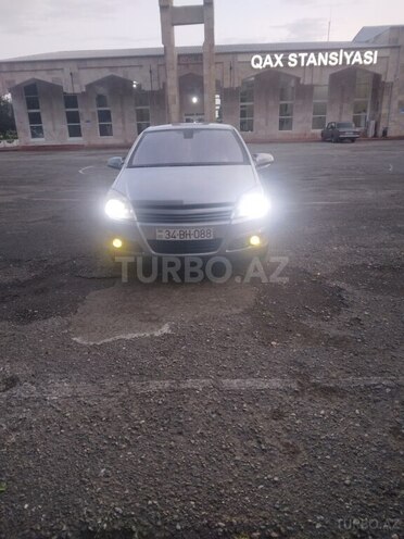 Opel Astra 2005, 226,000 km - 1.4 l - Qax