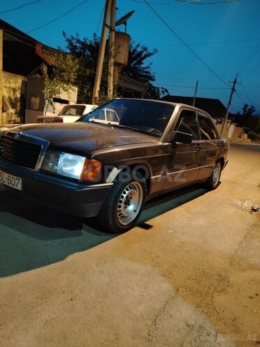 Mercedes 190 1992, 250,000 km - 2.0 l - Cəlilabad