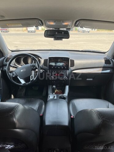Kia Sorento-11