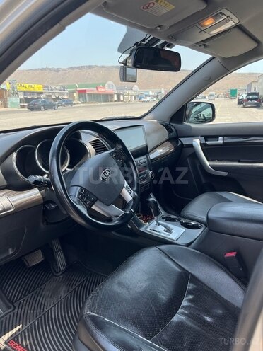 Kia Sorento-8