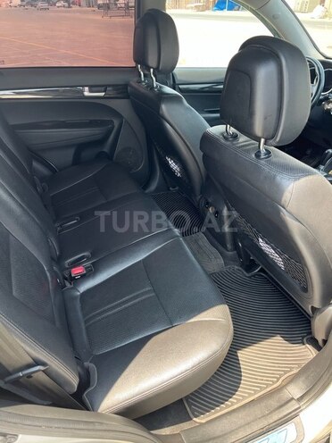 Kia Sorento-10