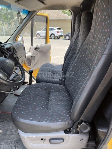 Ford Transit-8