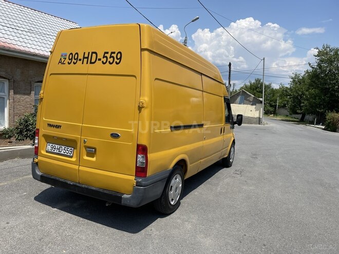 Ford Transit-7