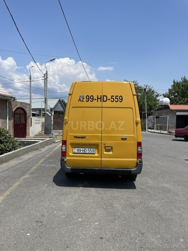 Ford Transit-3